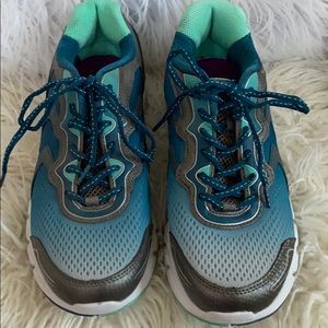 Fila Cool Max Athletic Shoes - like NEW